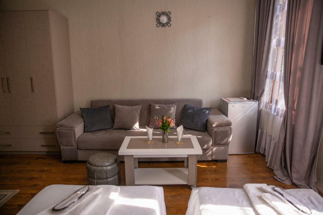 Family Hotel Parajanov Tbilisi Eksteriør billede