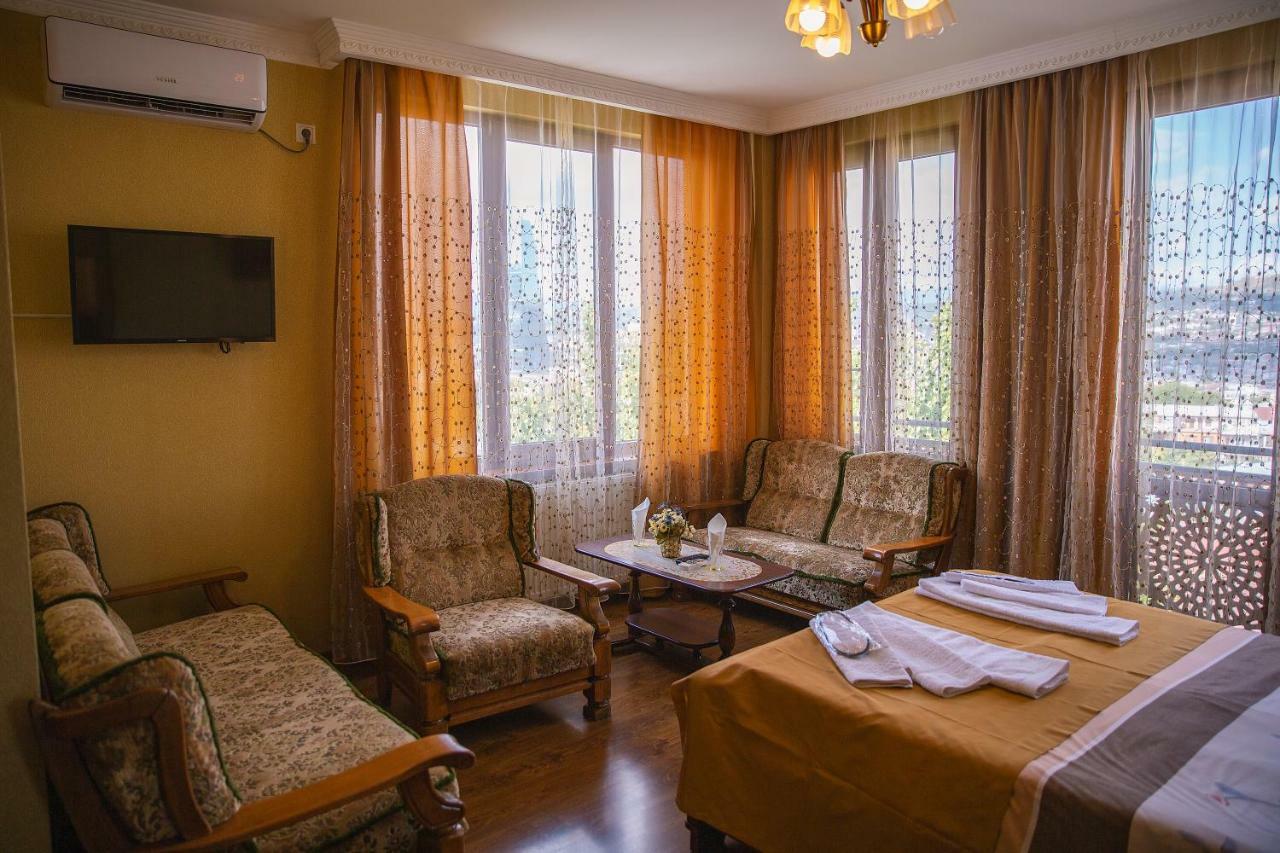Family Hotel Parajanov Tbilisi Eksteriør billede