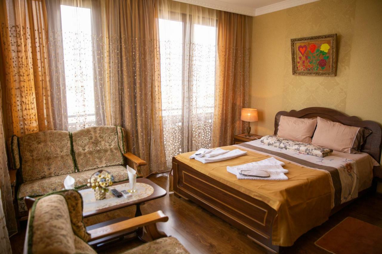 Family Hotel Parajanov Tbilisi Eksteriør billede